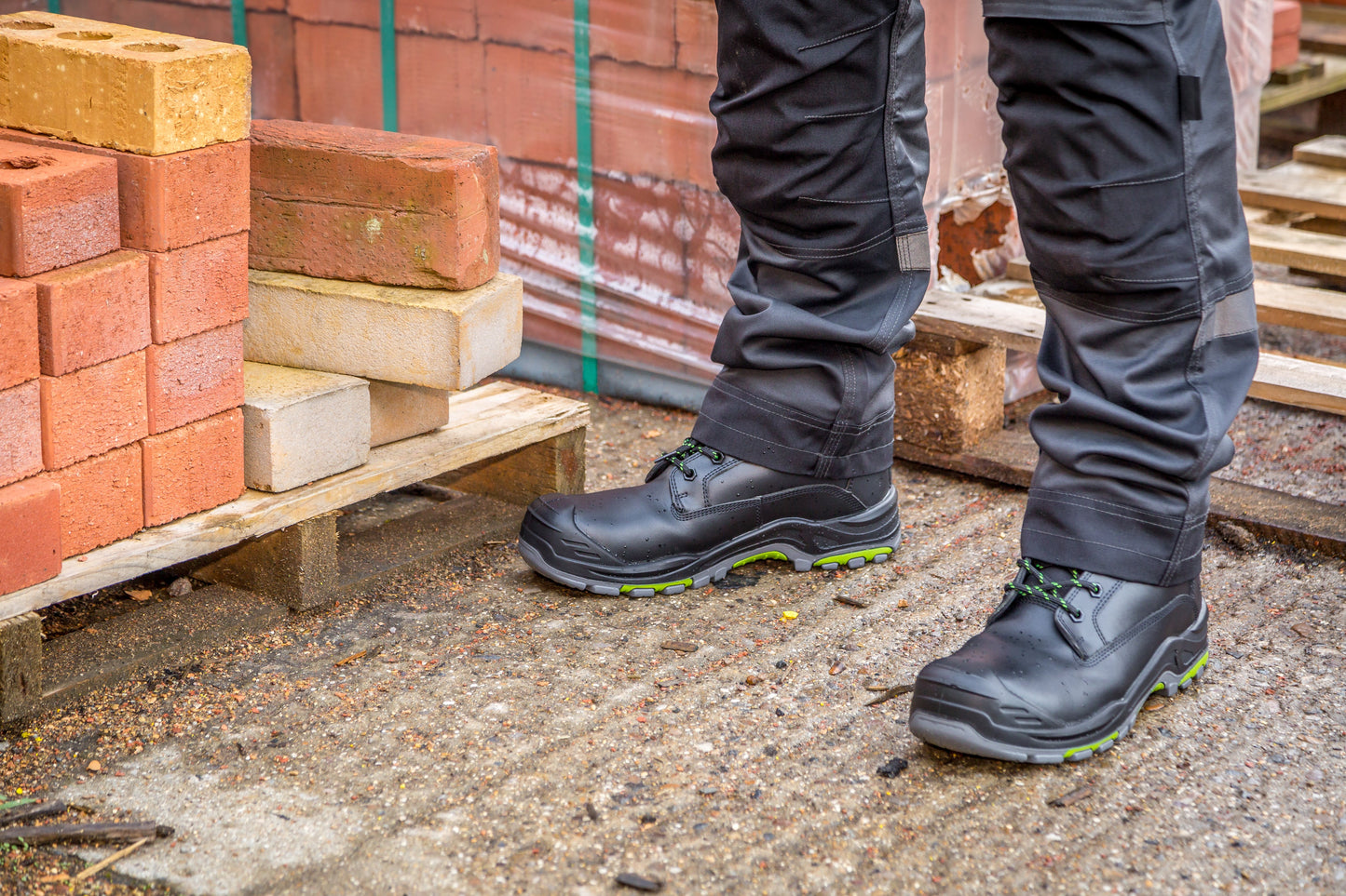 Apache - Dakota Black Metal Free Waterproof Safety Boot |  Apache