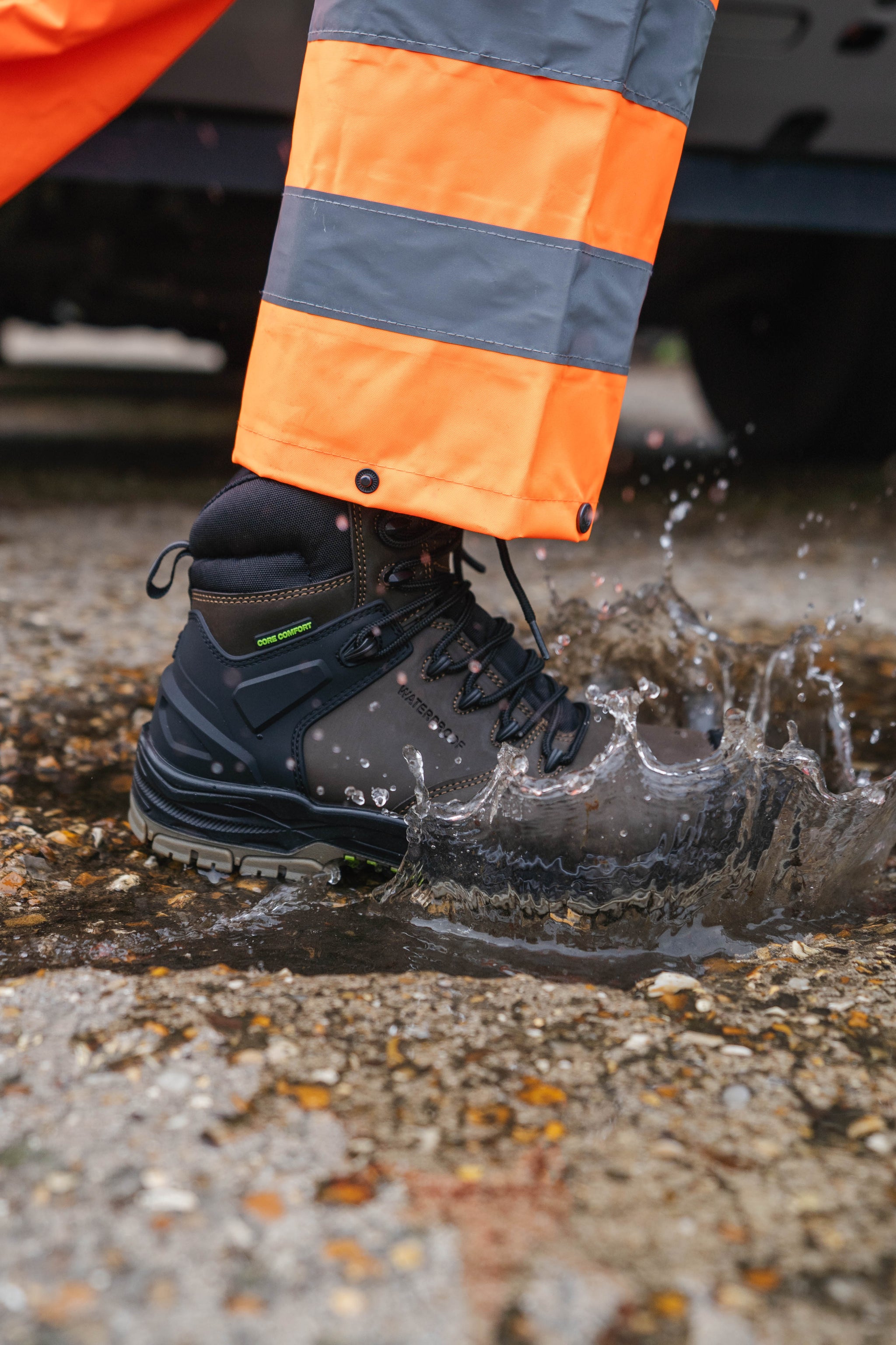 Apache - Mission 100% Non-Metallic Safety Boot with AN, HI, CI & ESD |  Apache
