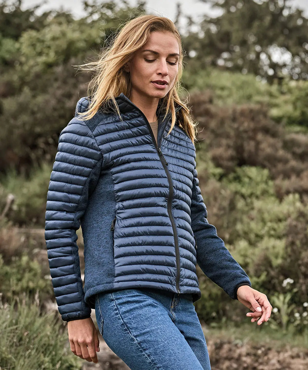 Women’s hooded outdoor crossover (9611)